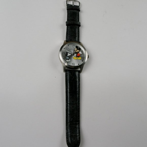 Vintage Mickey Mouse Watch - Picture 3 of 7
